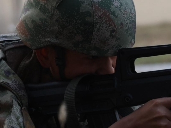 高燃！近距离感受战术综合演练