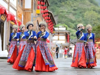 2025达州文旅秋游消费季启幕 重现巴国秋游大典