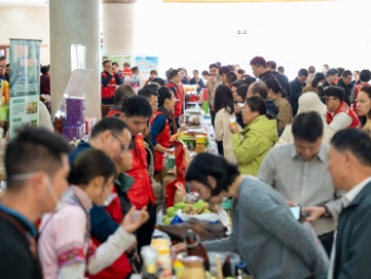 广西举办农特产品进机关展销活动